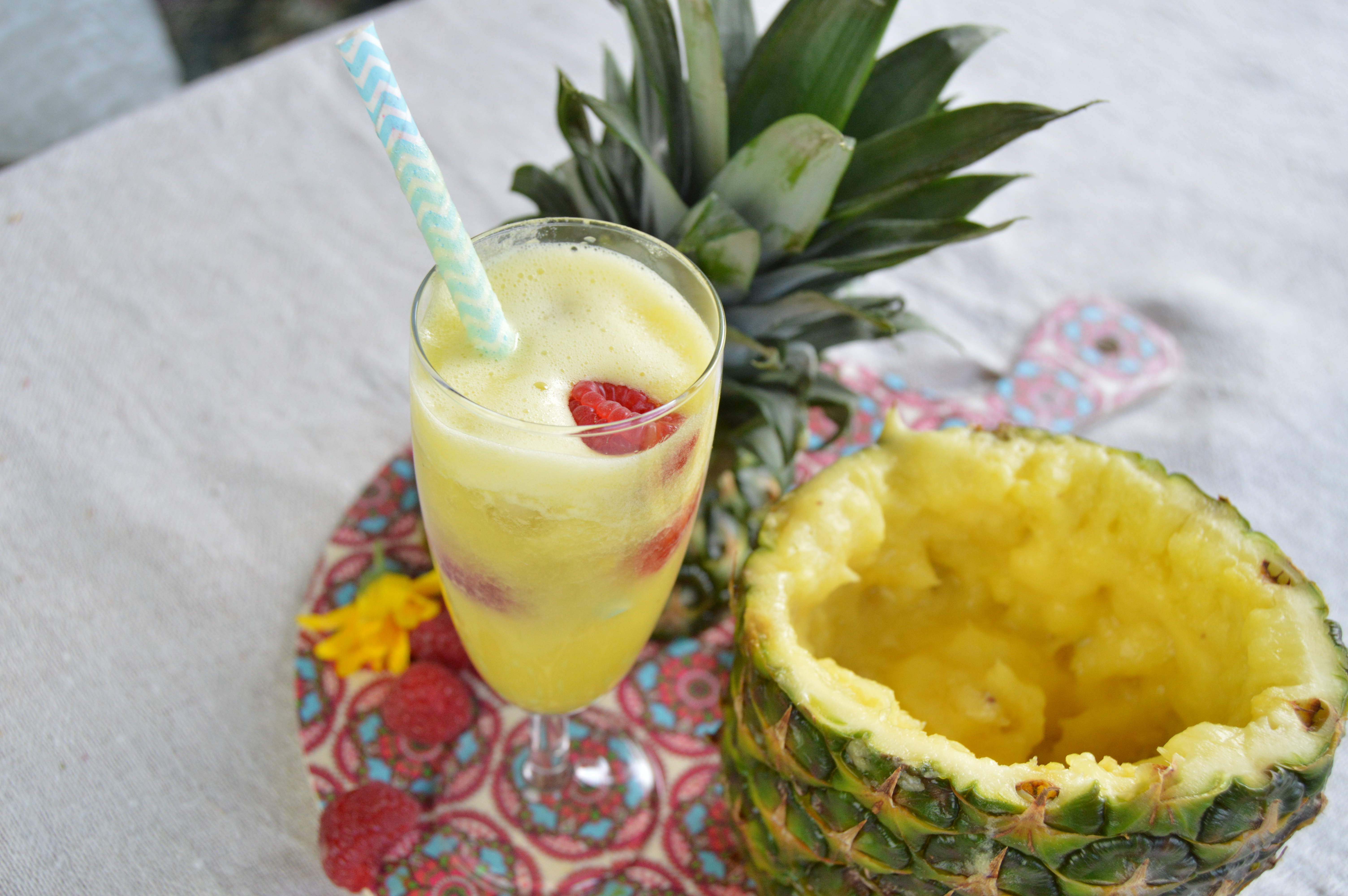 pineapple-juice-in-1-minute-1